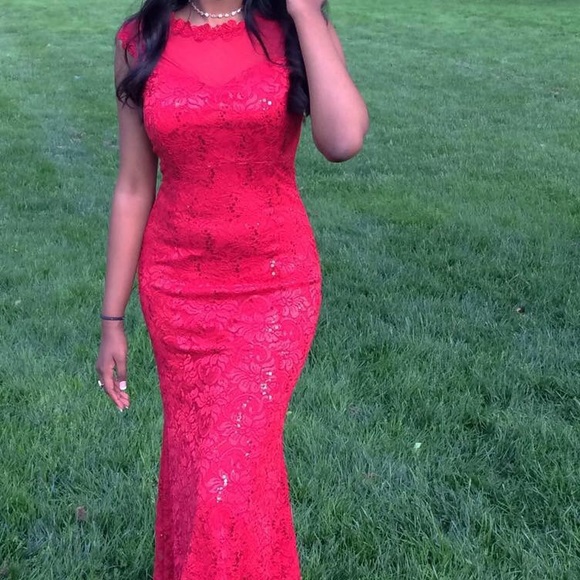 red sequin gown - Picture 1 of 4